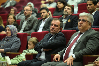 Yerli aşı TURKOVAC'ı geliştiren Prof. Dr. Özdarendeli, konferansta konuştu: