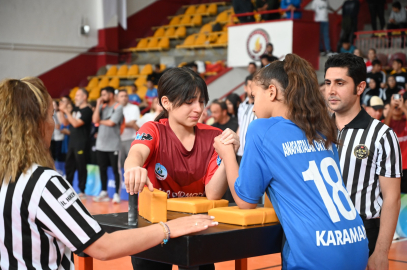Okul Sporları Yıldızlar Bilek Güreşi Grup Müsabakaları, Konya'da başladı
