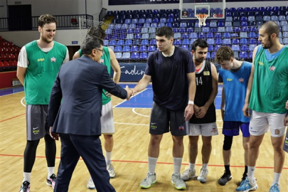 Başkan kahveci'den Erkek Basketbol Takımına ziyaret