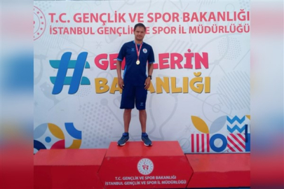 Özel sporcu Emrah Öztürk'ten Türkiye rekoru