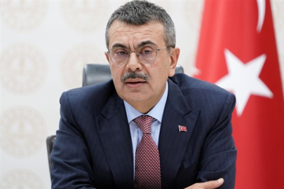 Bakan Tekin’den Zeytinburnu Atatürk İlkokulu’na ziyaret