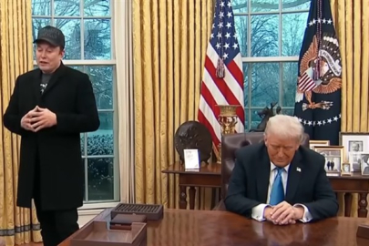 Donald Trump, Elon Musk'ın "aklını kaçırdığını" söyledi