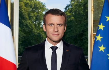 Macron: Abbas barışa doğru bir yol çiziyor