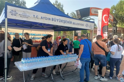 Aydın Büyükşehir Belediyesi'nden LGS’ye katılan öğrencilere su ikramı