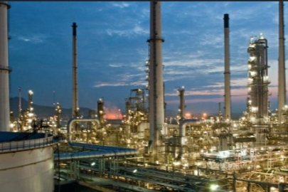 İsrail-İran Gerilimi Petrol Fiyatlarını %10 Artırdı: Brent 76 Doları Aştı!