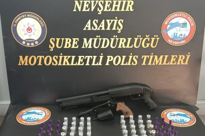 Nevşehir'de Araçta Ruhsatsız Silah ve Fişek Ele Geçirildİ