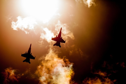 İsrail'den İran'a Yeni Büyük Hava Saldırısı: Füze ve Radar Tesisleri Vuruldu