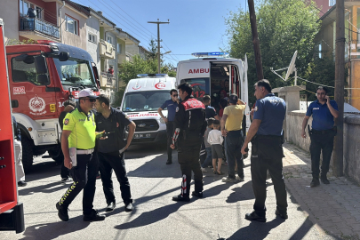 Sivas'ta Apartman Yangını Korkuttu: 3'ü Çocuk 5 Kişi Dumandan Etkilendi