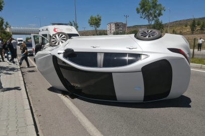 Yozgat'ta Kaza: Otomobil Devrildi, 2 Kişi Yaralandı