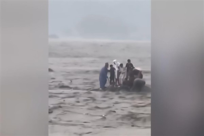 Pakistan'da Muson Yağmurları Felakete Yol Açtı: En Az 45 Kişi Hayatını Kaybetti