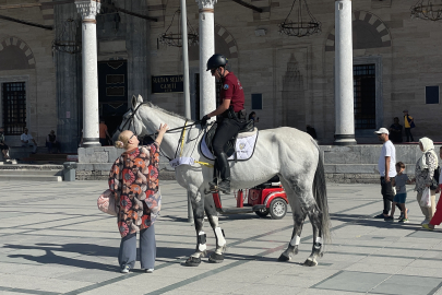 Konya’da Atlı Polisler Göreve Başladı: Vatandaşlardan Yoğun İlgi