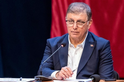 Başkan Tugay: "Çeşmedeki Yangın Rüzgarın Etkisiyle Büyüyüp Yerleşim Yerlerini Tehdit Eder Hale Geldi"