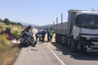 Sivas Akıncılar'da Kamyon ile Traktör Çarpıştı: 1 Yaralı