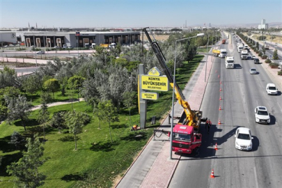 Konya’da standart dışı reklam tabelaları kaldırılıyor
