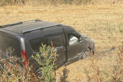 Seydişehir’de hafif ticari araç şarampole devrildi: 2 yaralı