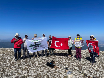 Çankırı'da dağcılar 30 Ağustos Zafer Bayramı'nı Ilgaz Dağı'nın zirvesinde kutladı