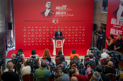 CHP Genel Başkanı Özel, partisinin kuruluş haftası dolayısıyla basın toplantısı düzenledi: