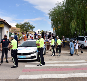 Kırıkkale'de polis ekipleri okul çevrelerindeki denetimlerini artırdı