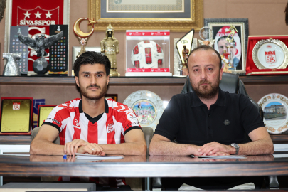 Sivasspor, Yusuf Cihat Çelik'i transfer etti
