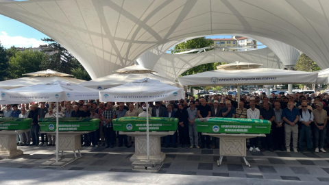 Kayseri'deki trafik kazasında ölen anne ve oğlu toprağa verildi