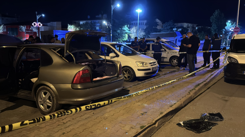 Sivas'ta park halindeki otomobilde yaşanan patlamada 3 çocuktan 1'i öldü, 2'si yaralandı
