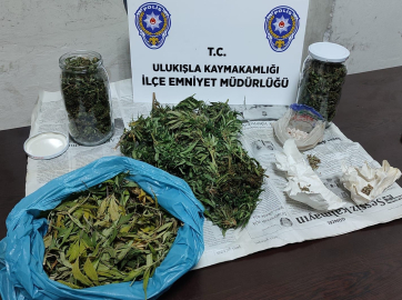 Niğde'de uyuşturucu operasyonlarında yakalanan 13 zanlıdan 5'i tutuklandı