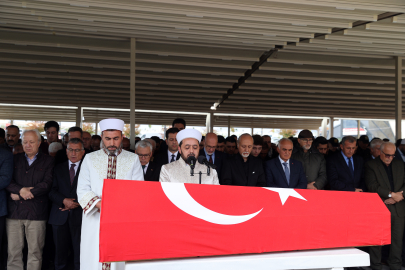 Yavuz Bülent Bakiler, memleketi Sivas'ta son yolculuğuna uğurlandı
